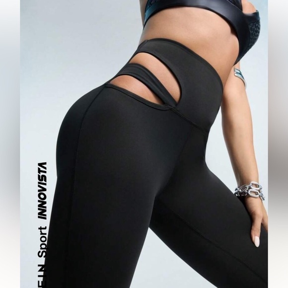 SHEIN Sport Innovista Hollow Out Flared Sports Pants, Tummy Control Butt-Lifting - Picture 9 of 11